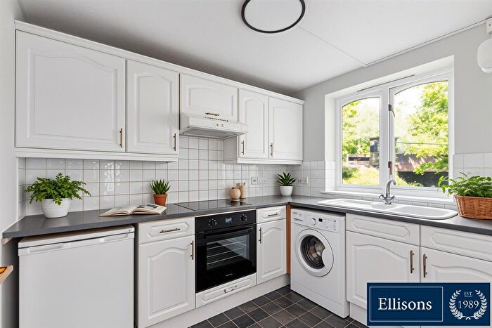 2 Bedroom Flat For Sale In Burlington Gate, Wimbledon Chase, SW20