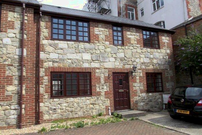 3 Bedroom Property To Rent In Church Lane, Ryde, PO33