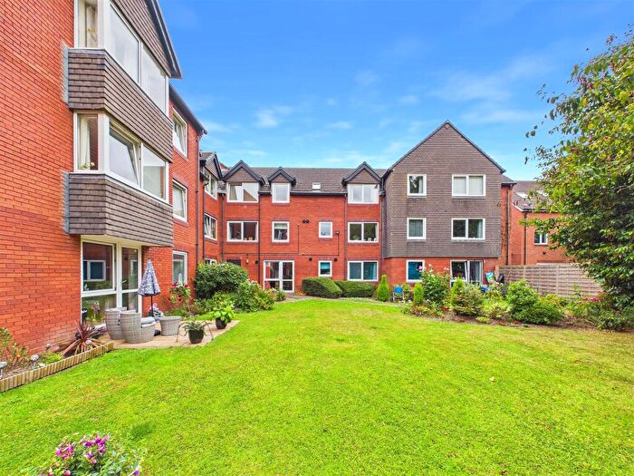 2 Bedroom Retirement Property For Sale In Upper Holland Road, Sutton Coldfield, B72