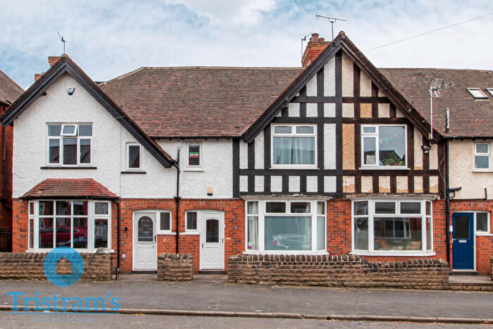 4 Bedroom Semi Detached House To Rent In Elmsthorpe Avenue, Lenton, NG7