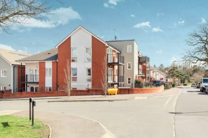 2 Bedroom Apartment To Rent In Hanbury Lane, Haywards Heath, RH16