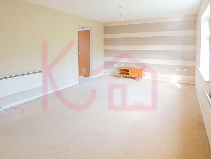 2 Bedroom Apartment To Rent In , Shalefield Gardens, Manchester, M46