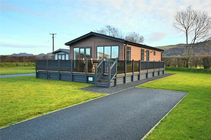 2 Bedroom Mobile/park Home For Sale In The Laurels, Maesmawr Farm Resort, Moat Lane, Caersws, SY17