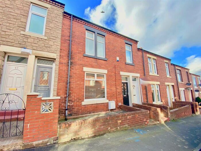 2 Bedroom Apartment To Rent In York Street, Pelaw, Gateshead, NE10
