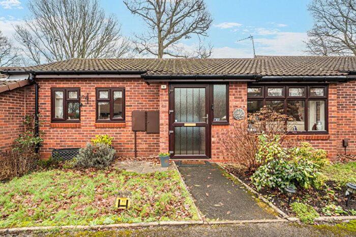 2 Bedroom Retirement Property For Sale In Plymouth Close, Redditch, B97