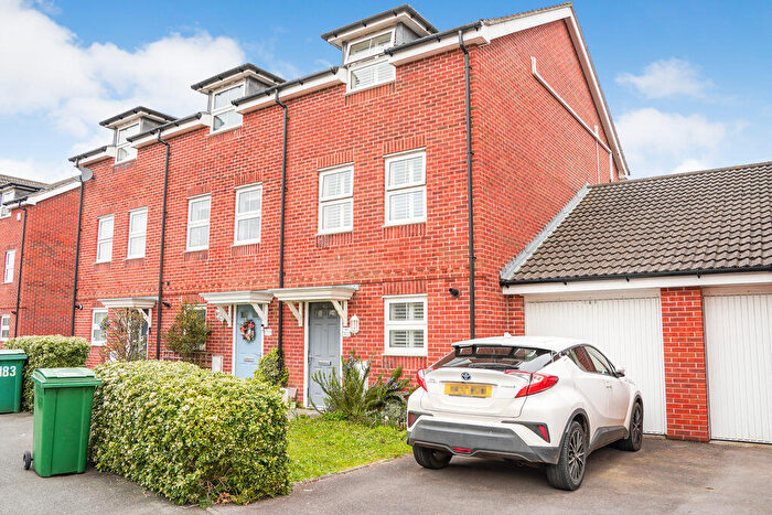 4 Bedroom End Of Terrace House For Sale In Whites Way, Hedge End, SO30