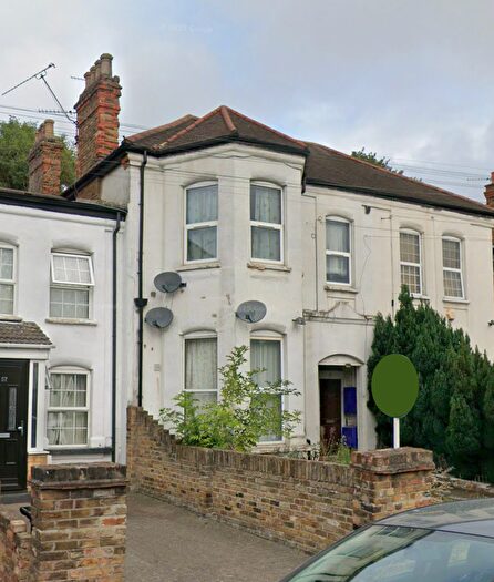 2 Bedroom Flat To Rent In Eastwood Road, Ilford, IG3