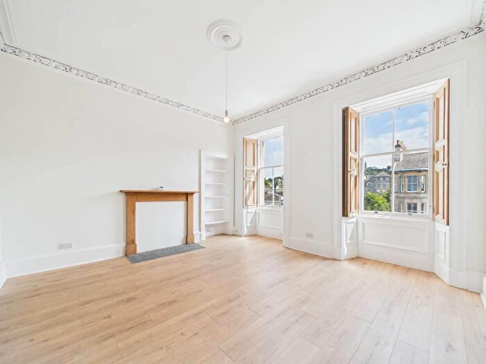 2 Bedroom Apartment To Rent In East London Street, Edinburgh, Midlothian, EH7