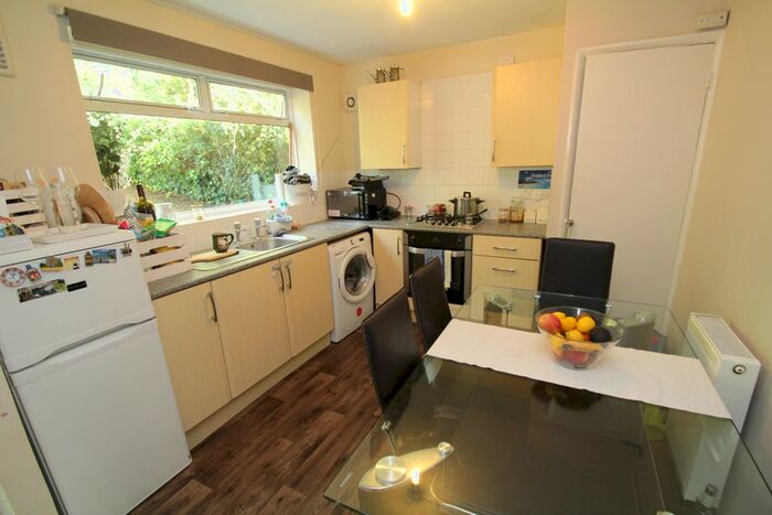2 Bedroom Flat To Rent In Brooke Avenue, Harrow, HA2