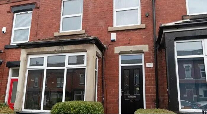 5 Bedroom House To Rent In Headingley Avenue, Leeds, LS6
