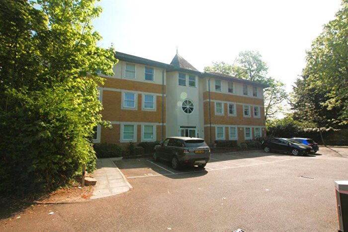 1 Bedroom Apartment For Sale In Cricket Green, Mitcham, CR4