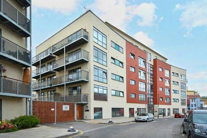 2 Bedroom Flat To Rent In Copenhagen Place, London, E14