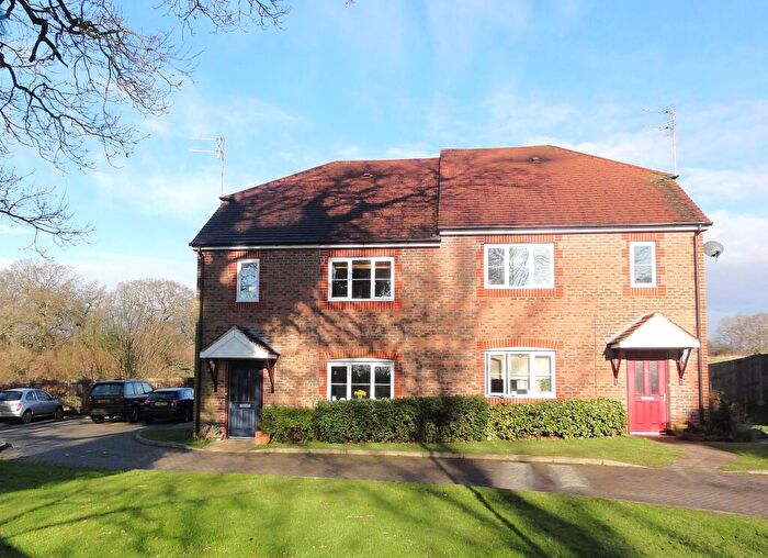 2 Bedroom Flat For Sale In Roberts Way, Cranleigh, GU6