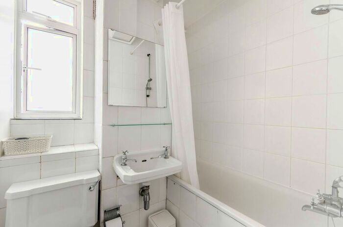 Studio To Rent In Latymer Court, Hammersmith, London, W6