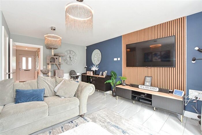 2 Bedroom Semi-detached House For Sale In Kingfisher Drive, Crowborough, East Sussex, TN6