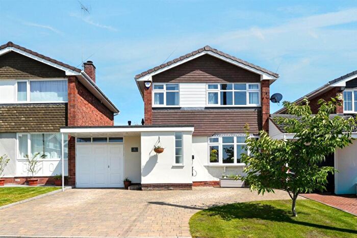 3 Bedroom House For Sale In Greenslade Road, Sedgley, Dudley, DY3