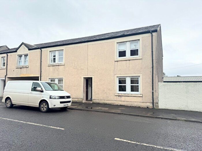 2 Bedroom Flat To Rent In Commercial Road, Strathaven, ML10