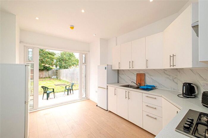 5 Bedroom Terraced House To Rent In Boreham Road, Turnpike Lane, London, N22