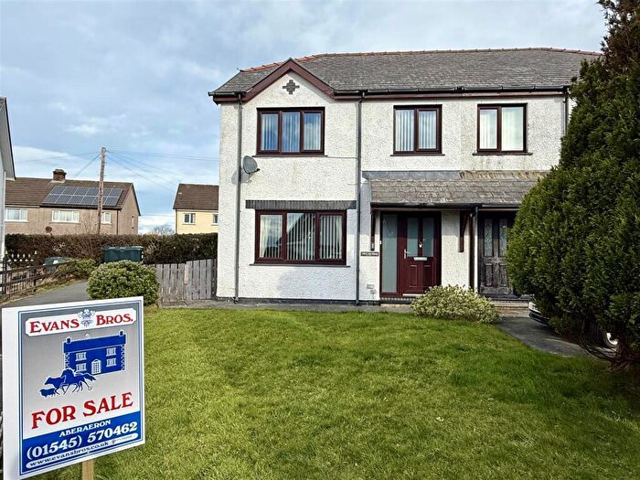 3 Bedroom Semi-Detached House For Sale In Maes Iwan, Ffosyffin, Aberaeron, SA46