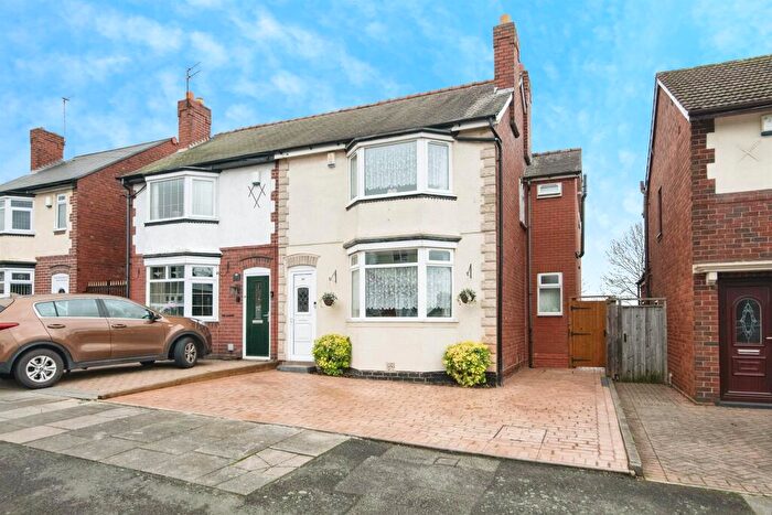 4 Bedroom Semi Detached House For Sale In Prospect Street, Tipton, DY4
