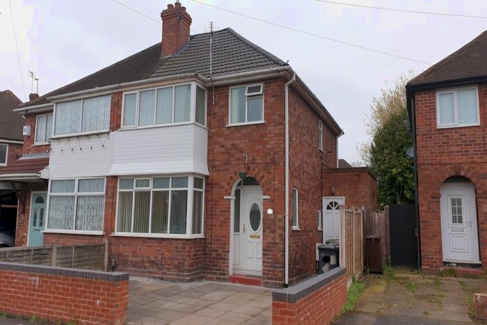 3 Bedroom Semi-Detached House To Rent In Lawfred Avenue, Wolverhampton, WV11
