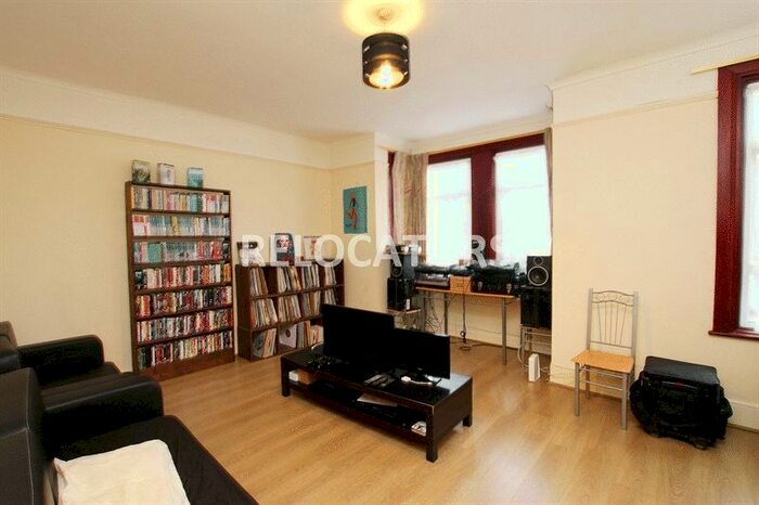2 Bedroom Flat To Rent In Harold Road, London, E11