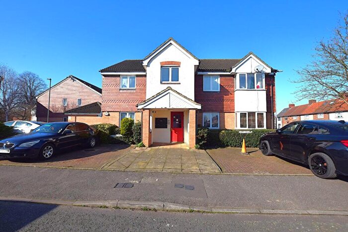 1 Bedroom Flat To Rent In Sparks Close, Dagenham, RM8
