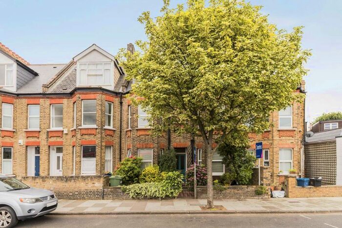 2 Bedroom Flat To Rent In Amyand Park Road, St Margarets, Twickenham, TW1