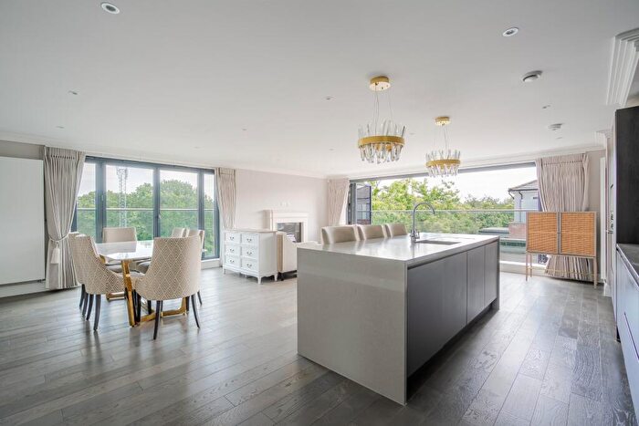 2 Bedroom Flat For Sale In Station Parade, Virginia Water, GU25