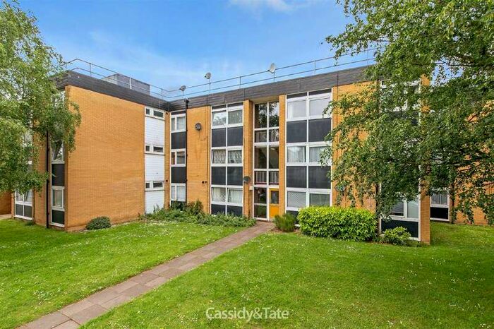 2 Bedroom Flat To Rent In St Pauls Place, Hatfield Road, St Albans, AL1