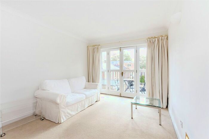 2 Bedroom Flat To Rent In St Pauls View, Amwell Street, Clerkenwell, London, EC1R