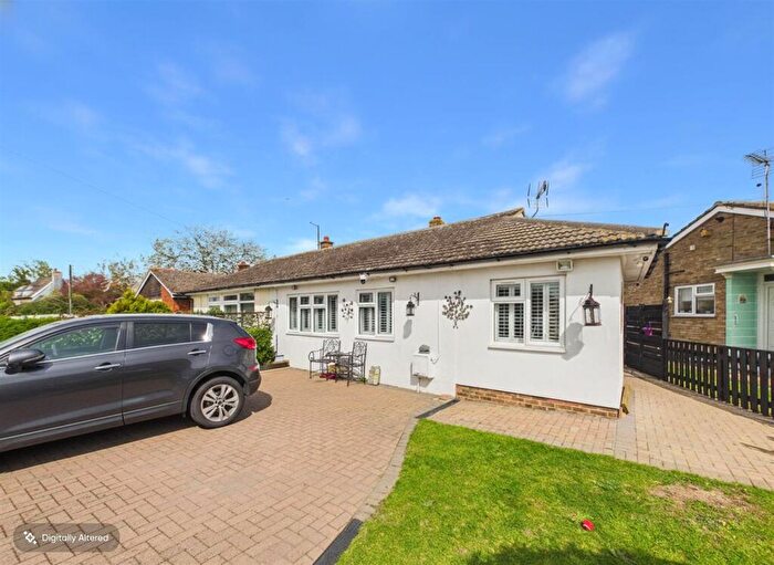 3 Bedroom Semi-Detached Bungalow For Sale In Teal Close, Isle Of Grain, Rochester, ME3