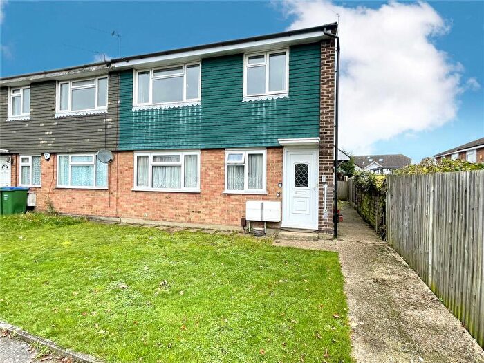 2 Bedroom Maisonette To Rent In Gresham Close, Bexley, Kent, DA5