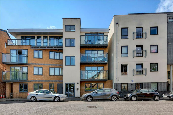 1 Bedroom Town House To Rent In Giffin Street, London, SE8