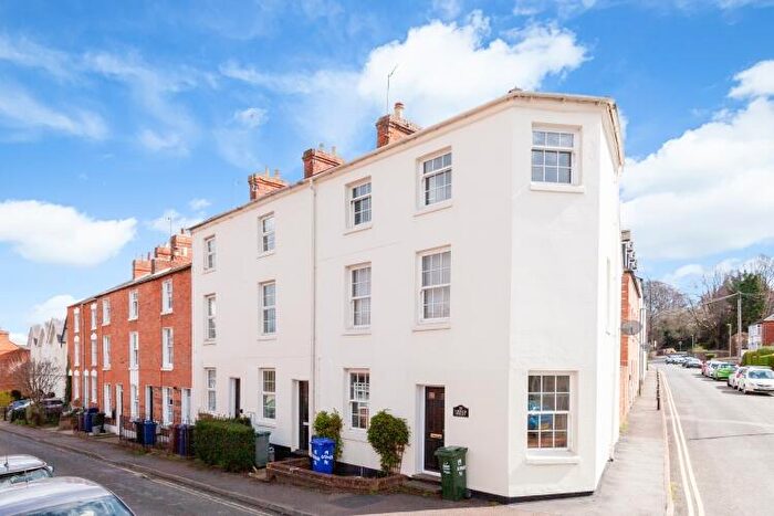 2 Bedroom Town House To Rent In Crouch Street, Banbury, OX16