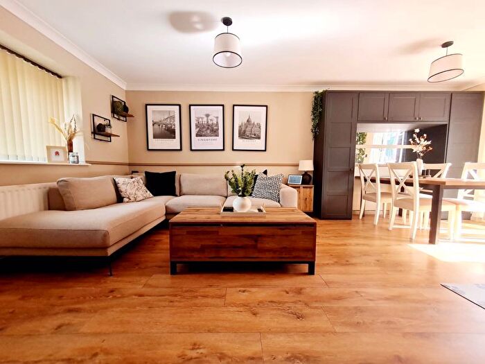 3 Bedroom Semi-detached House For Sale In Badbury Drive, Blandford Forum, DT11