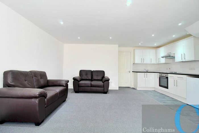 3 Bedroom Flat To Rent In Haydons Road, Wimbledon, SW19