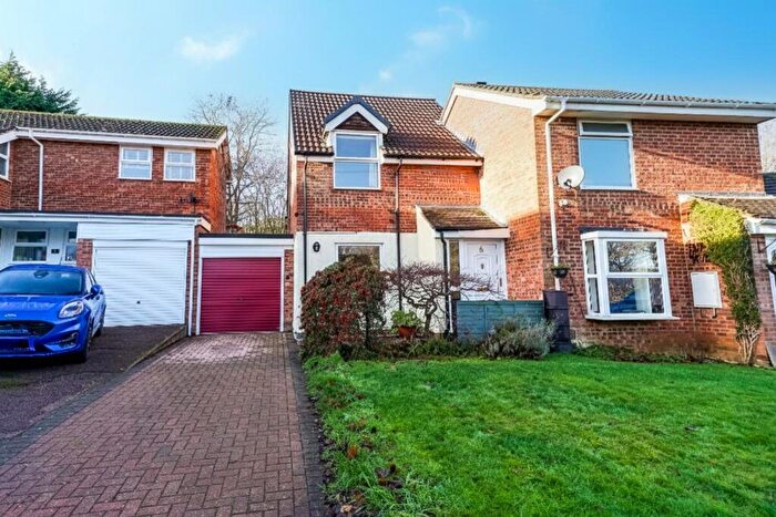 2 Bedroom Semi Detached House For Sale In Ullswater Drive, Leighton Buzzard, LU7