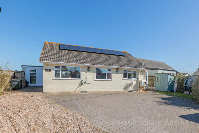 3 Bedroom Detached Bungalow For Sale In The Promenade, Scratby, NR29