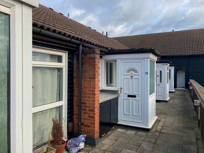 2 Bedroom Flat To Rent In Flat 7B, Blenheim Court, Hornchurch RM12