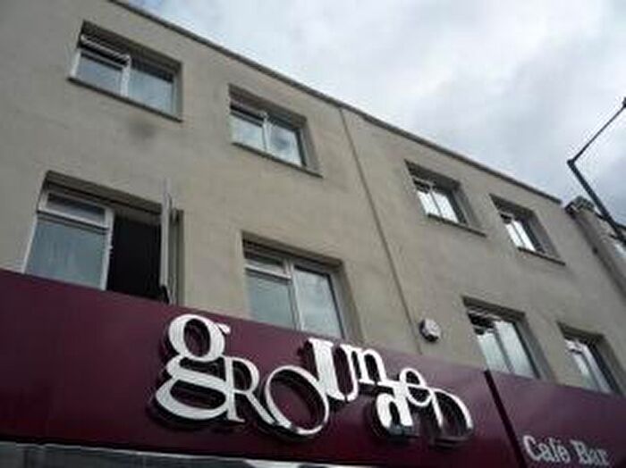 3 Bedroom Apartment To Rent In Bedminster Parade, Bristol, BS3