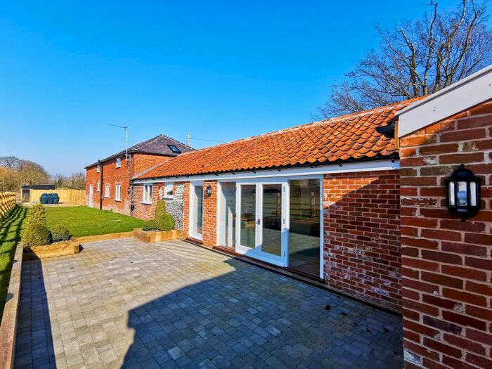 5 Bedroom Barn Conversion To Rent In Rackhams Corner, Corton, Lowestoft, NR32