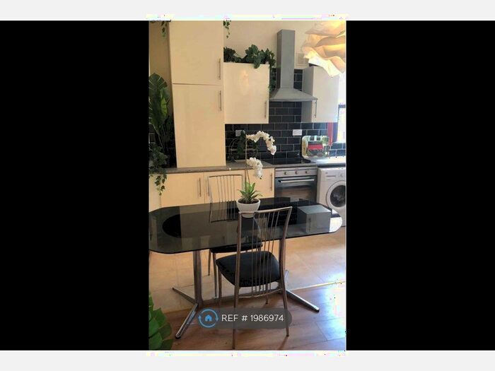 2 Bedroom Flat To Rent In Picton Road, Liverpool, L15