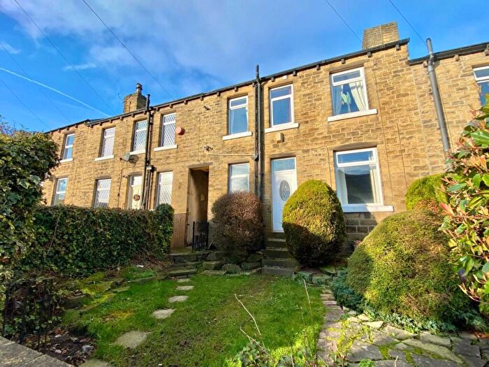 2 Bedroom Terraced House For Sale In Blackmoorfoot Road, Huddersfield, HD4