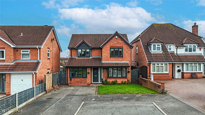 4 Bedroom Detached House For Sale In Sandown, Amington, Tamworth, Staffordshire, B77