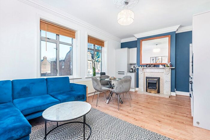 2 Bedroom Flat To Rent In Fulham Palace Road, London, W6