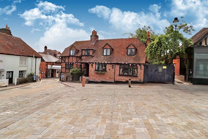 5 Bedroom Detached House To Rent In The Square, Hamble, SO31