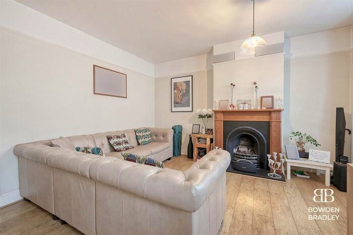 3 Bedroom End Of Terrace House For Sale In Greenfield Street, Waltham Abbey, EN9