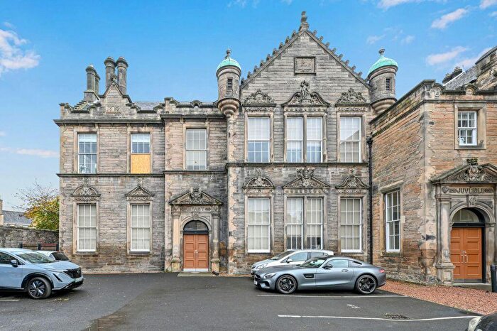 2 Bedroom Flat For Sale In / Davie Street, Old Town, Edinburgh, EH8