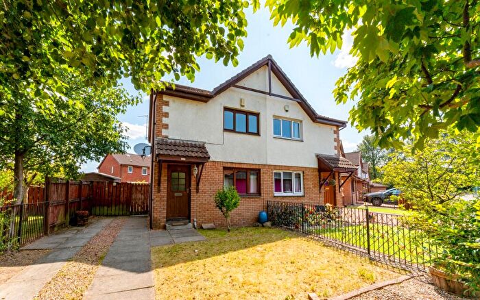 2 Bedroom Semi-Detached House For Sale In Harbury Place, Yoker, Glasgow, G14